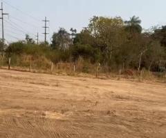 Terreno De Esquina Medindo 1.400m2 Nas Proximidades Da Prefeitura De Várzea Grande Plano E Pronto Para Construir Residências Ou Comércios